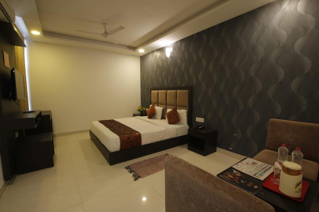 Hotel Aashiyana Inn New Delhi Luaran gambar